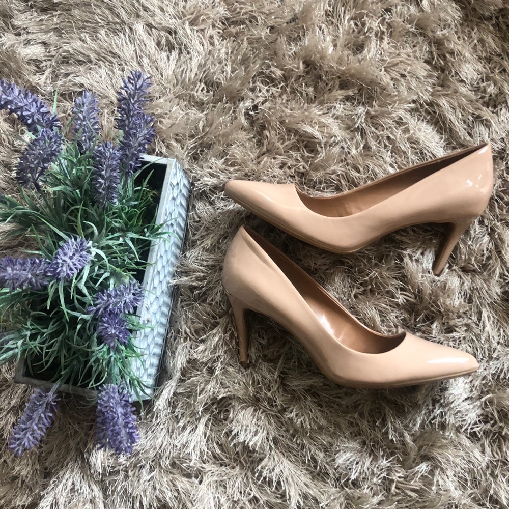 BRAND NEW CALVIN KLEIN HEELS! PERFECT FOR WORK!